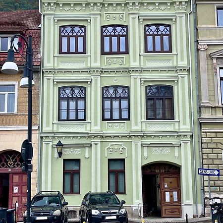 Uptown Studio Brasov Bagian luar foto